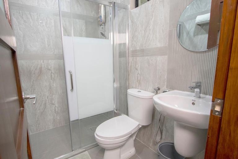 Bathroom 2, Dancels Inn, Ormoc City