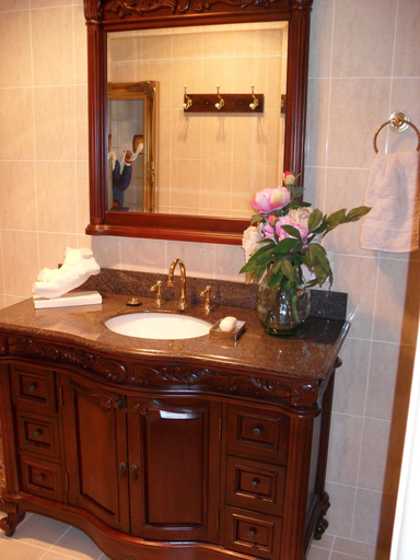 Bathroom, Grenfell Hall B&B, Weddin
