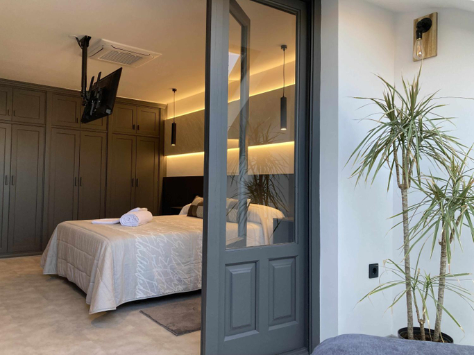 Others 4, La Aduana - The Lodging Experience, León