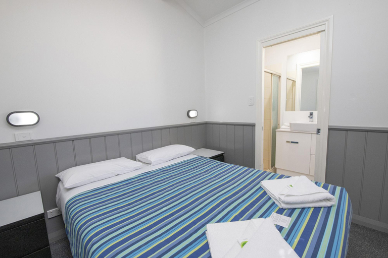 Bedroom 2, Karrinyup Waters Resort, Stirling