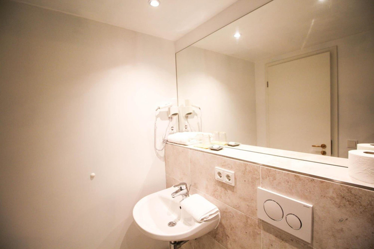 Bathroom 4, das kleine Hotel in München, München