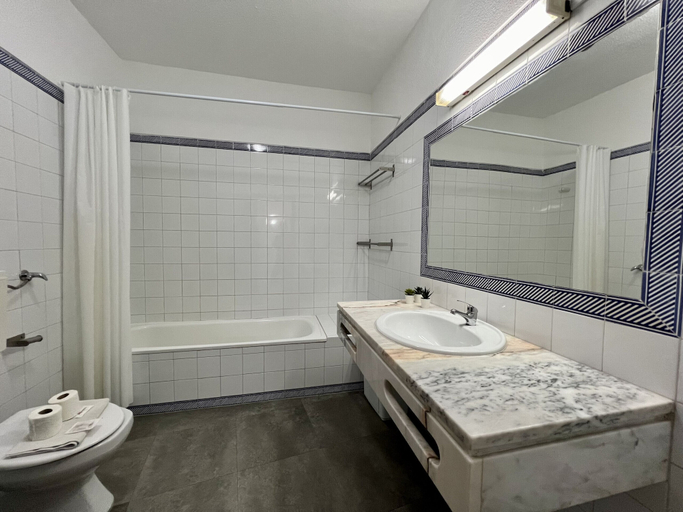 Bathroom 4, Albufeira Tropical View by Homing, Albufeira