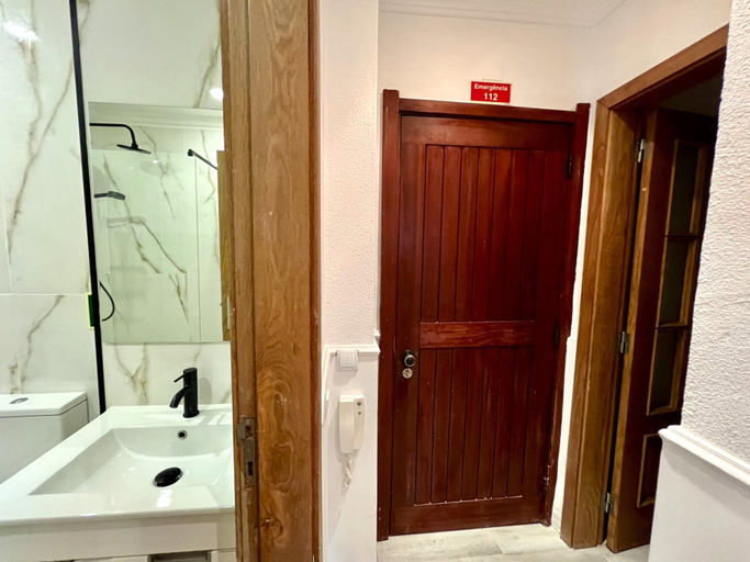 Bathroom 4, Vilamoura Nautilus With Pool by Homing, Loulé