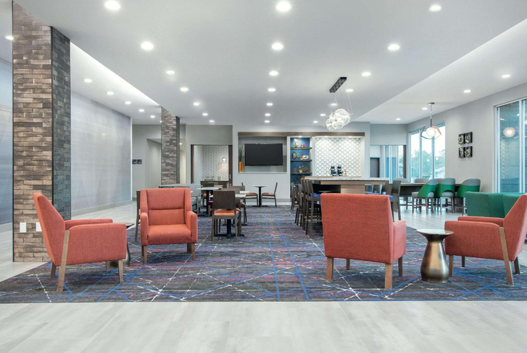 Public Area 2, La Quinta Inn & Suites by Wyndham Waco Downtown - Baylor, McLennan