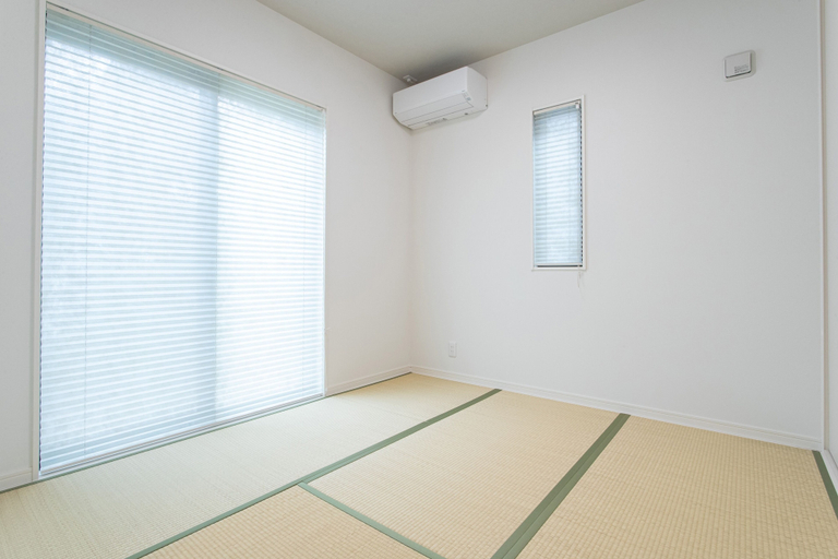 Others 5, Mova Villa Okino, Kōshi
