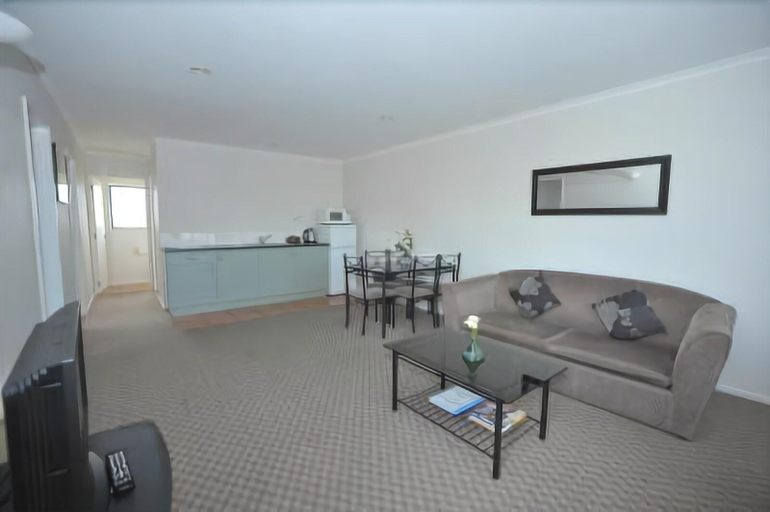 Public Area, Tudor Lodge Motel, South Taranaki