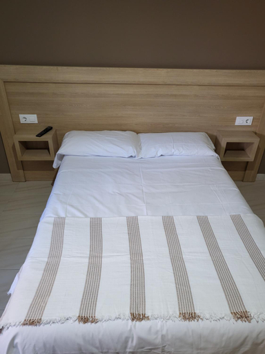 Others 4, CASA MARUXA pension, Pontevedra