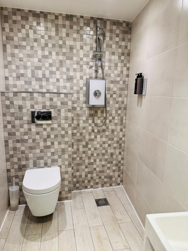 Bathroom, Leicester Square 1st Floor Studio, London