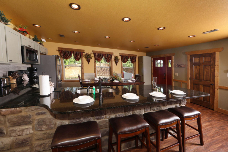 Food & Drinks 5, Above It All - Four Bedroom Cabin, Sevier
