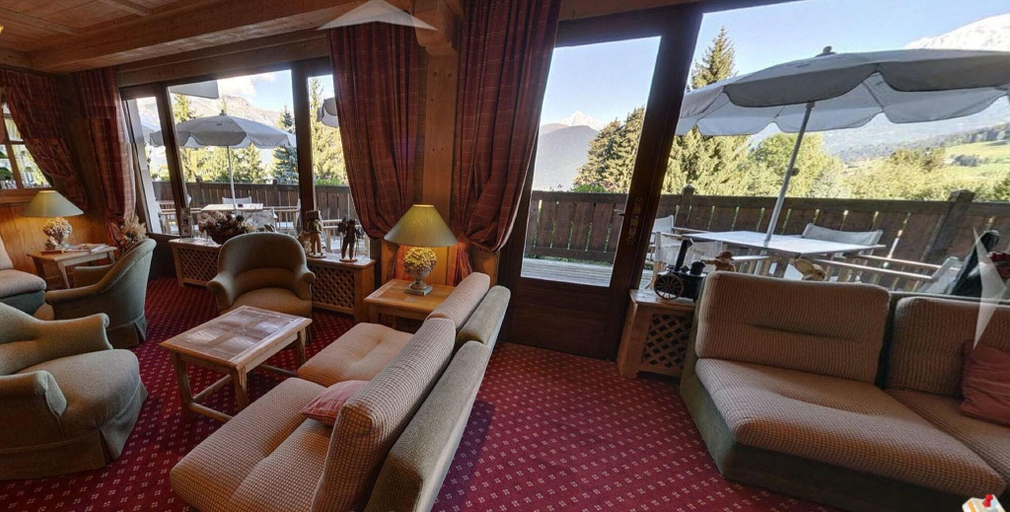 Public Area, Aux Ducs de Savoie, Haute-Savoie