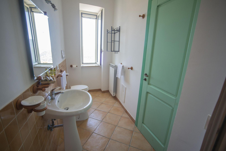 Bathroom 5, La Residenza Torchiara, Salerno