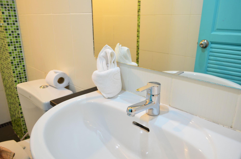 Bathroom 4, Centro at Sansabai, Pulau Phuket
