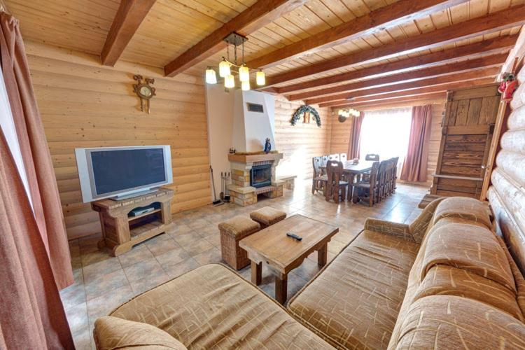 Others 2, Mini Hotel Laplandiya, Nadvirnians'kyi