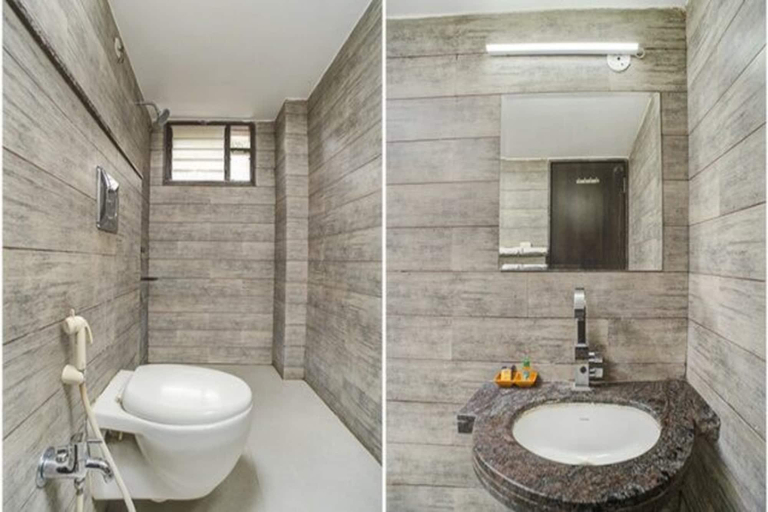 Bathroom, Hotel Bee Town, Indore
