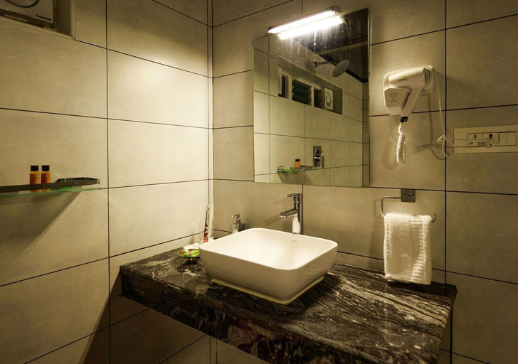 Bathroom 4, SR Jungle Resort, Coimbatore