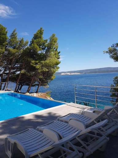 Others 3, Villa Charlotte, Omiš