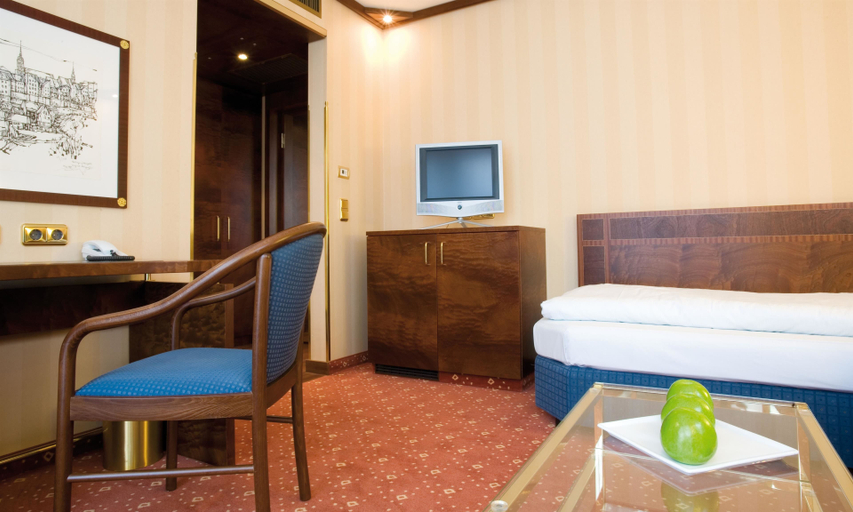 Guestroom 3, Living Hotel Kanzler, Bonn