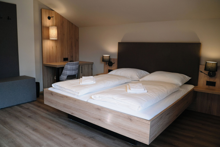 Bedroom 3, Obertrauner Hof, Gmunden