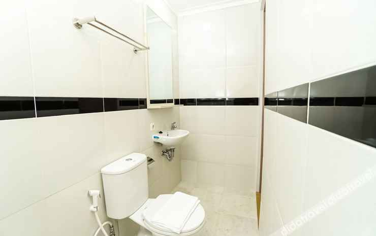 Bathroom 3, Front One Budget Bekasi, Bekasi