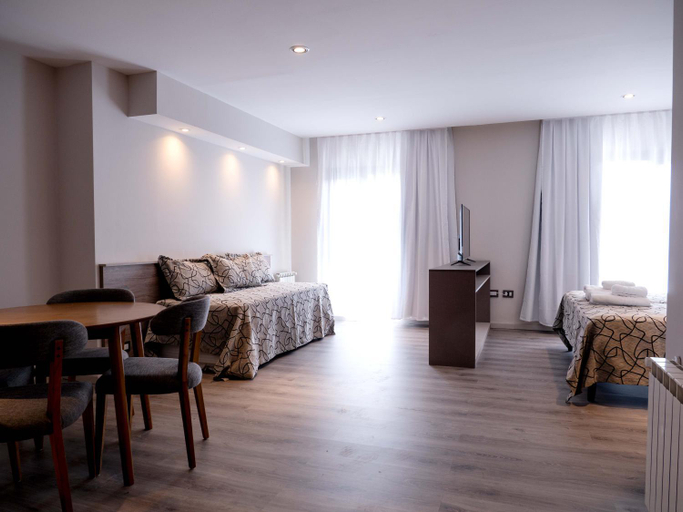 Others 4, LELOIR Suites & Meetings, Confluencia