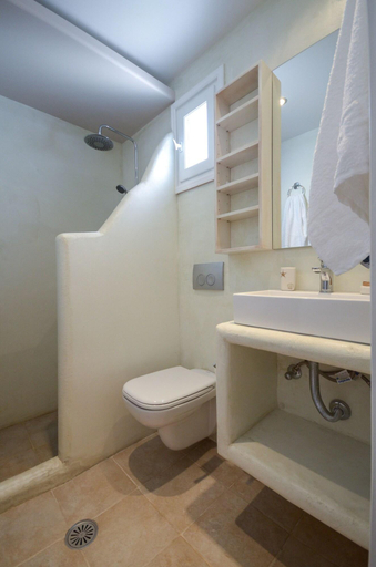 Bathroom 5, Antonia Studios, South Aegean