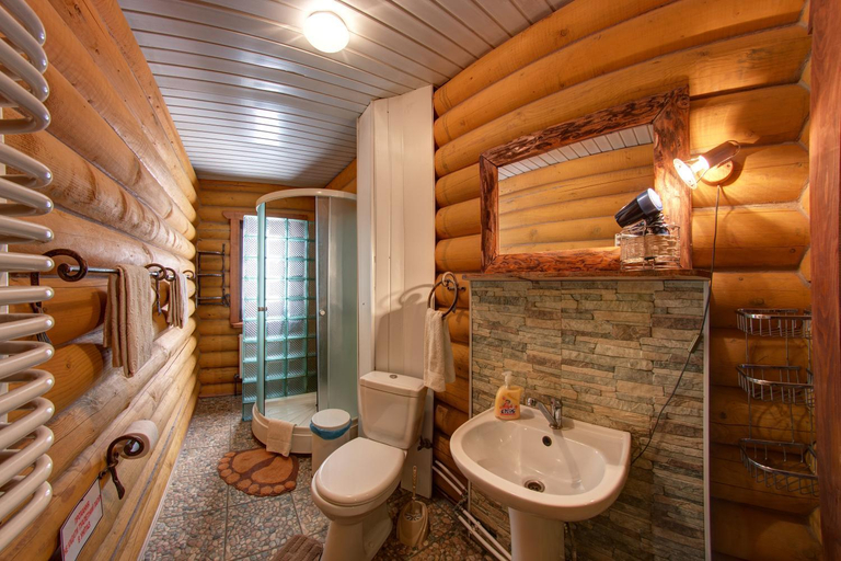 Bathroom 3, Hotel Gutsulia, Iaremchans'ka