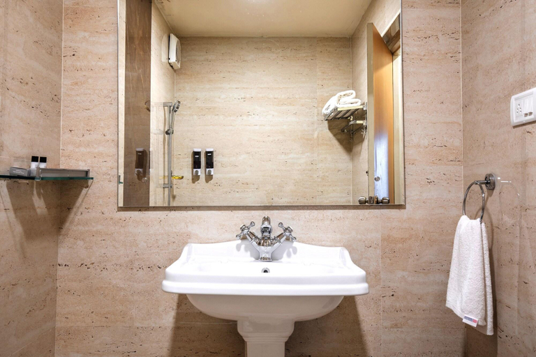 Bathroom 5, Poppys Pleasant Stay, Dindigul