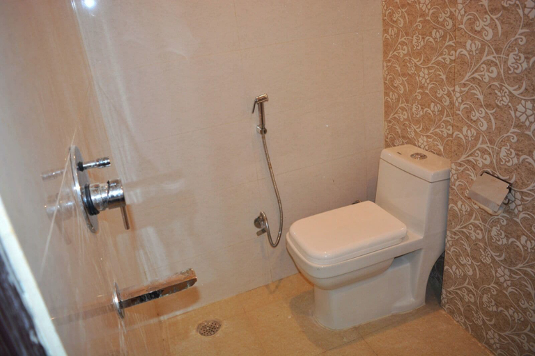 Bathroom 4, Alpha Stay, Delhi