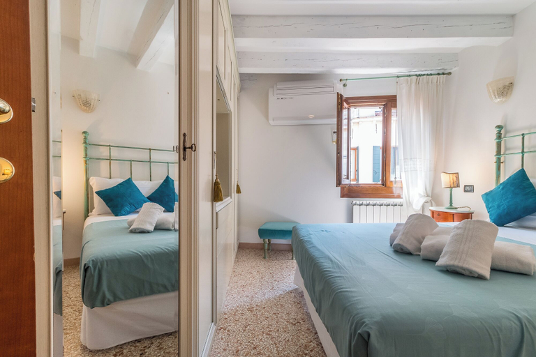 Bedroom 5, San Marco 1692, Venezia