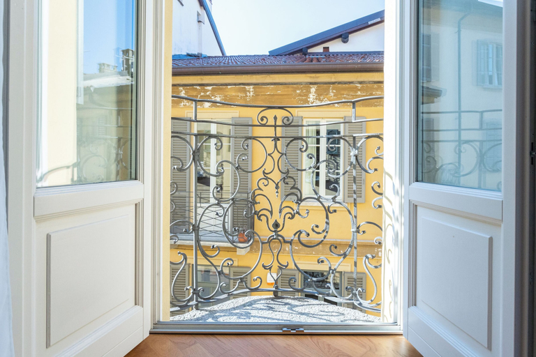 Others 3, White Flat in Como City Center by Rent all Como, Como
