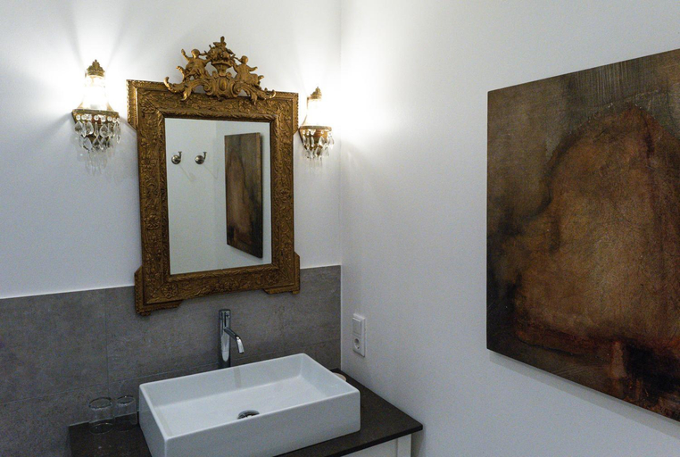 Bathroom 11