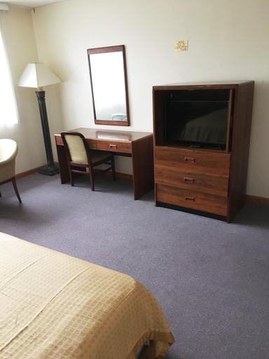 Bedroom 1, Village Motel, Ulster