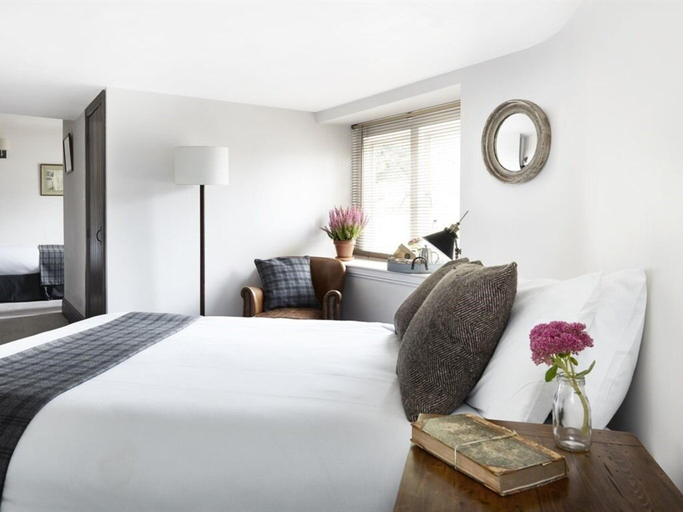 Bedroom, The Masons Arms, Gloucestershire