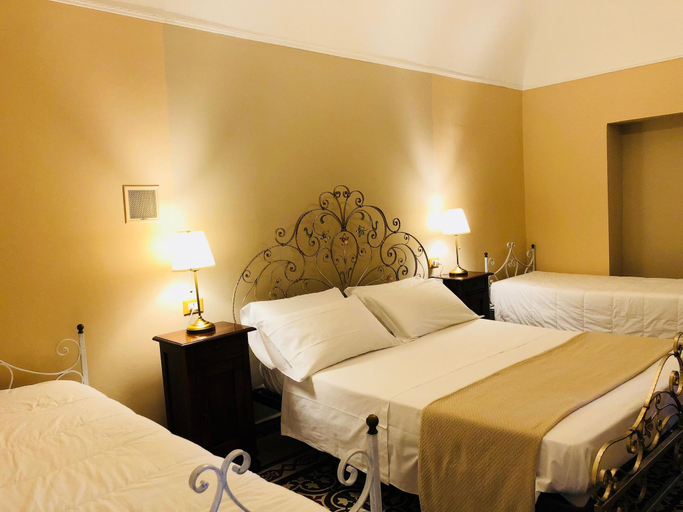 Bedroom 2, Villa Berghella, Pescara