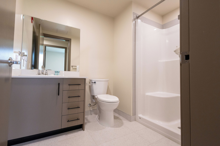 Bathroom 2, Residence & Conference Centre - Kelowna - Campus Accommodation, Central Okanagan