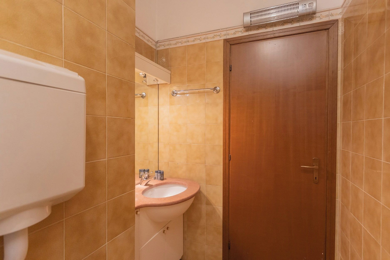Bathroom 3, Front Lake Apartment With Private Funicular by Rent all Como, Como