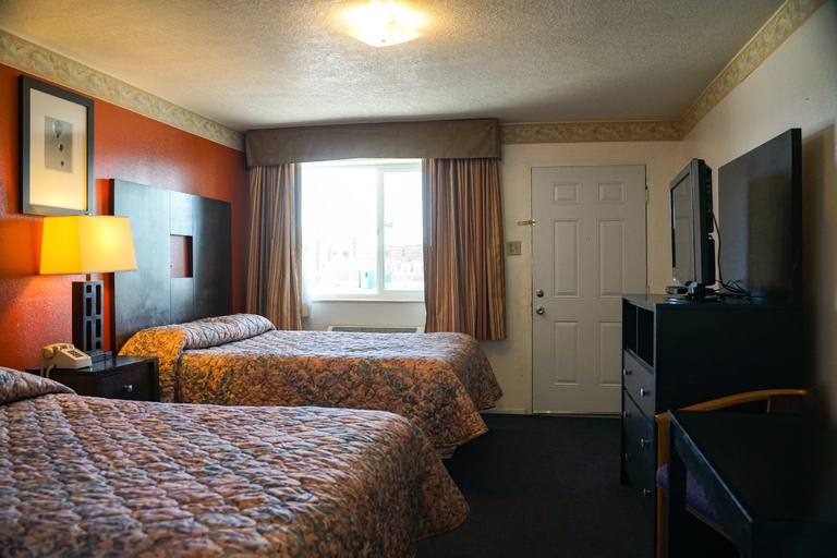 Others 5, Downtown Inn, Bernalillo