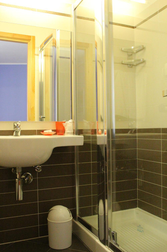 Bathroom 4