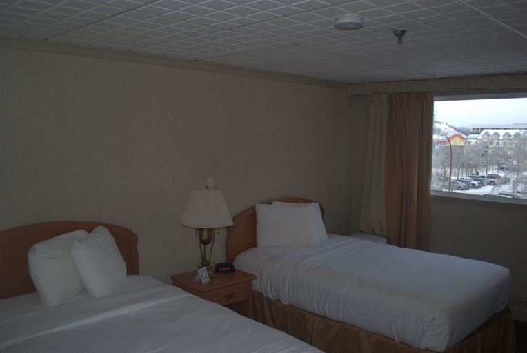 Bedroom 3, Sternwheeler Hotel & Conference Centre, Trademark by Wyndham, Yukon
