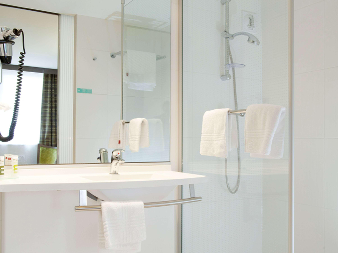 Bathroom 8