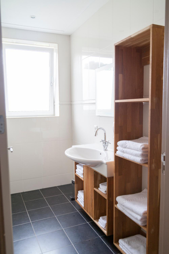 Bathroom 3, Hotel Beemster, Beemster