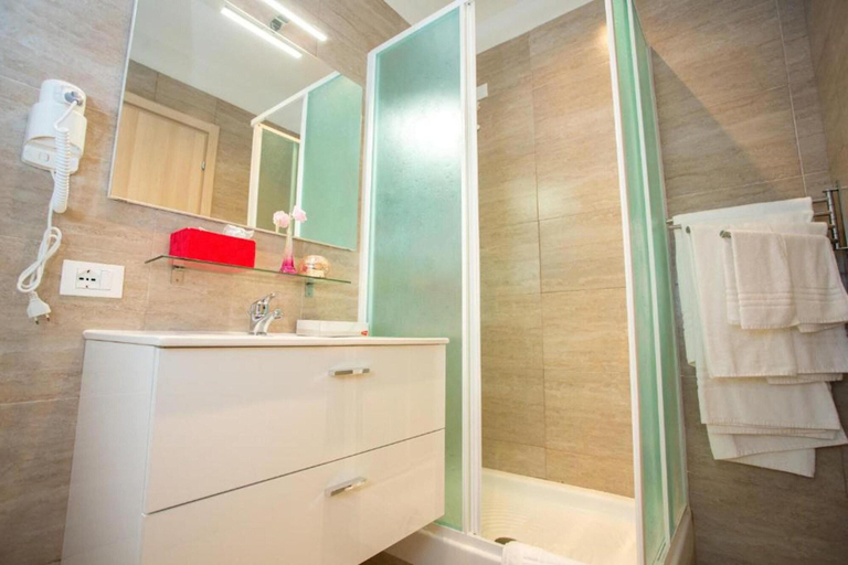 Bathroom 5, BQ House Castello Luxury Rooms, Roma