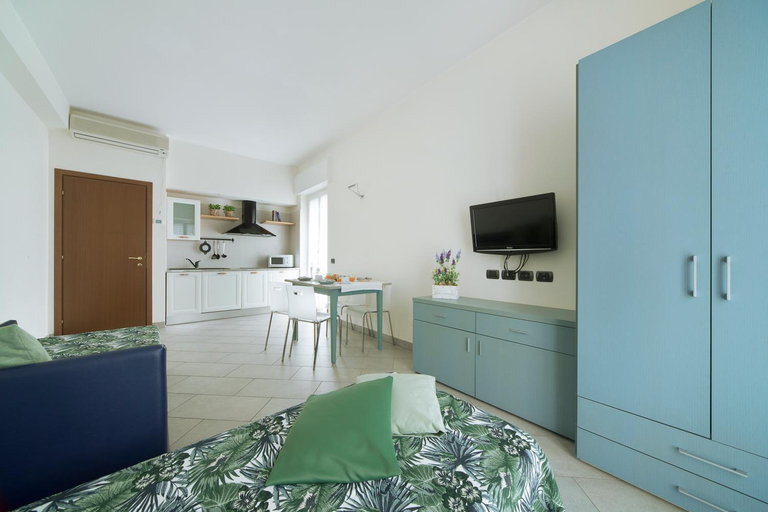Dining Room 9