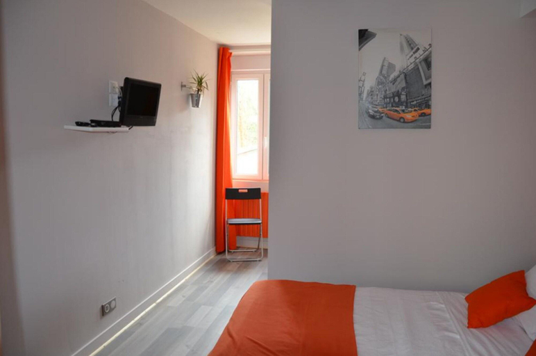 Bedroom 3, Hotel Restaurant Rive Gauche, Morbihan