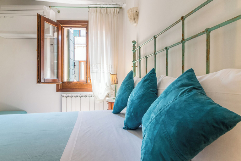 Bedroom 4, San Marco 1692, Venezia