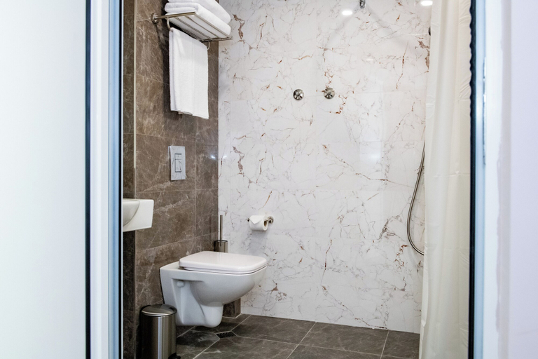 Bathroom 4, BG Hotel Sofia, Stolichna