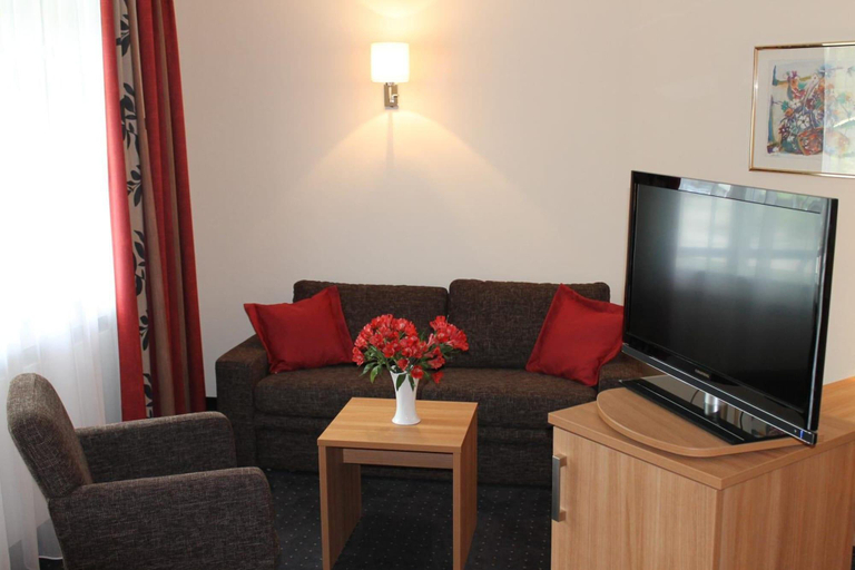 Bedroom 3, Ambassador Apparthotel, München