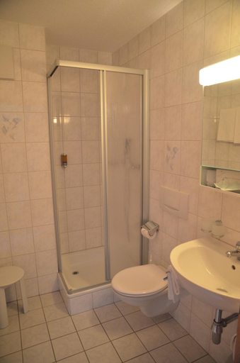 Bathroom 4, Hotel Arkanum, Leuk