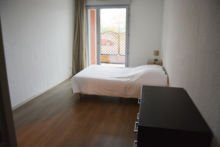 Bedroom 2, Zenao Appart Hotel Yzeure, Allier