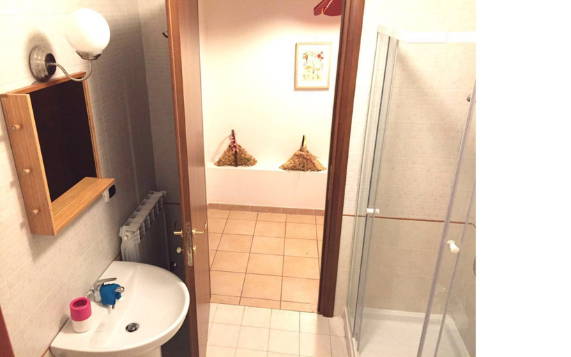 Bathroom 4, Residence Orto Di Venanzio, L'Aquila